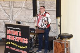 Weinfest und Königsproklamation