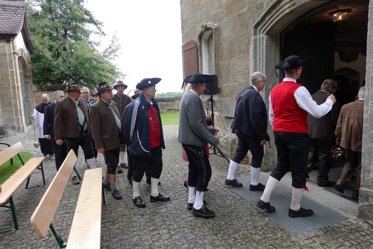 Erster Festgottesdienst der Böllerschützen am Kreuzberg