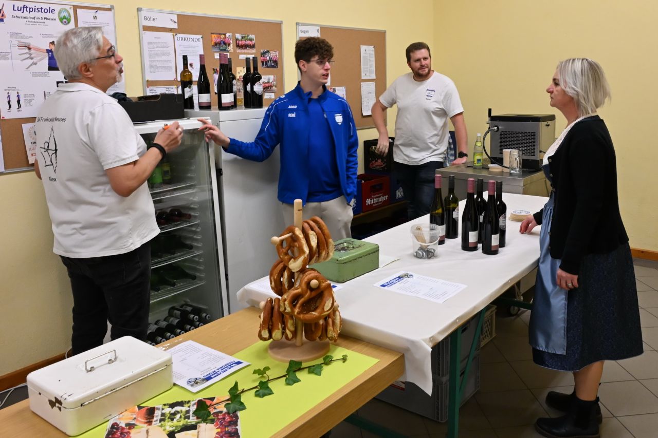 Weinfest mit Königsproklamation 2025