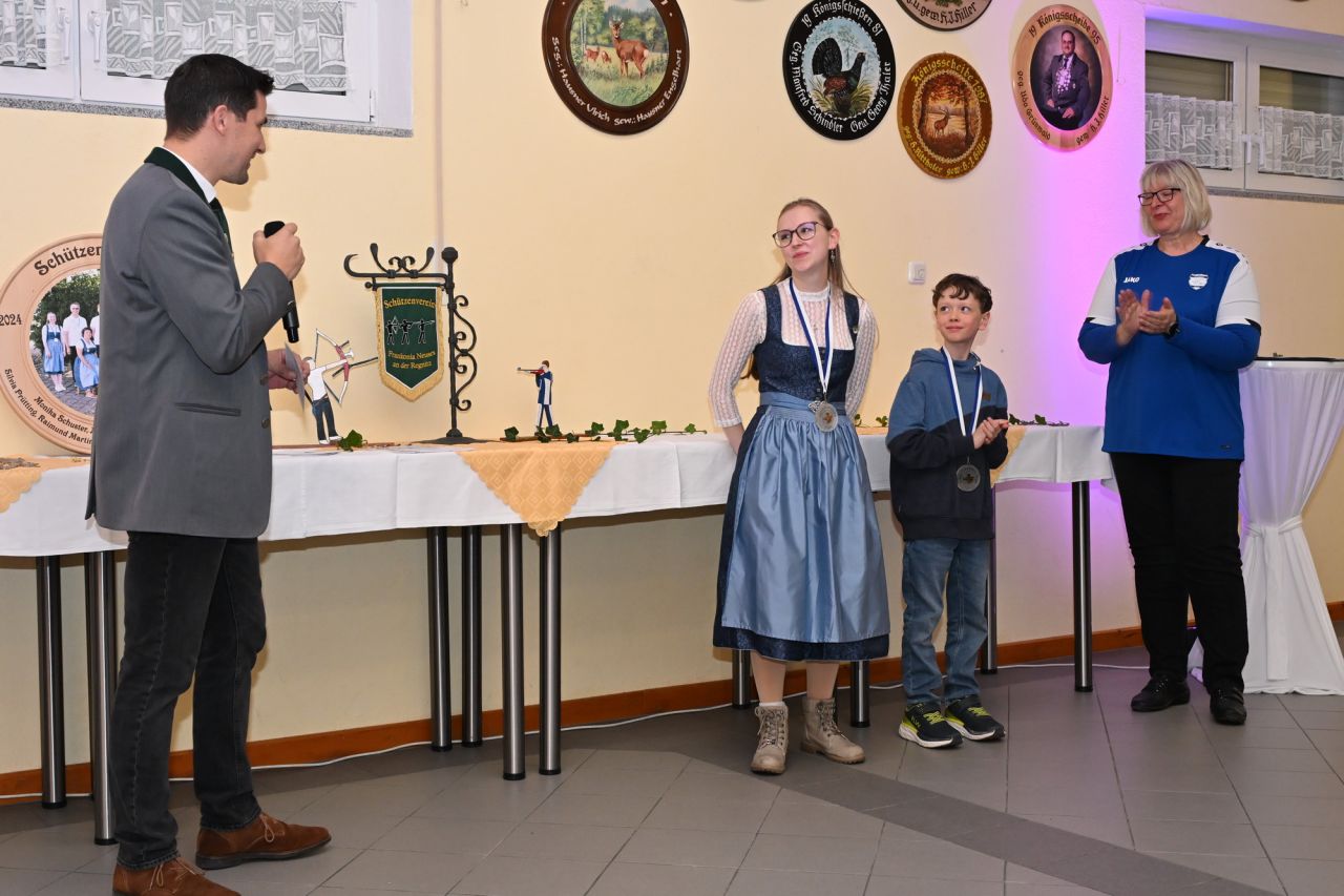 Weinfest mit Königsproklamation 2025